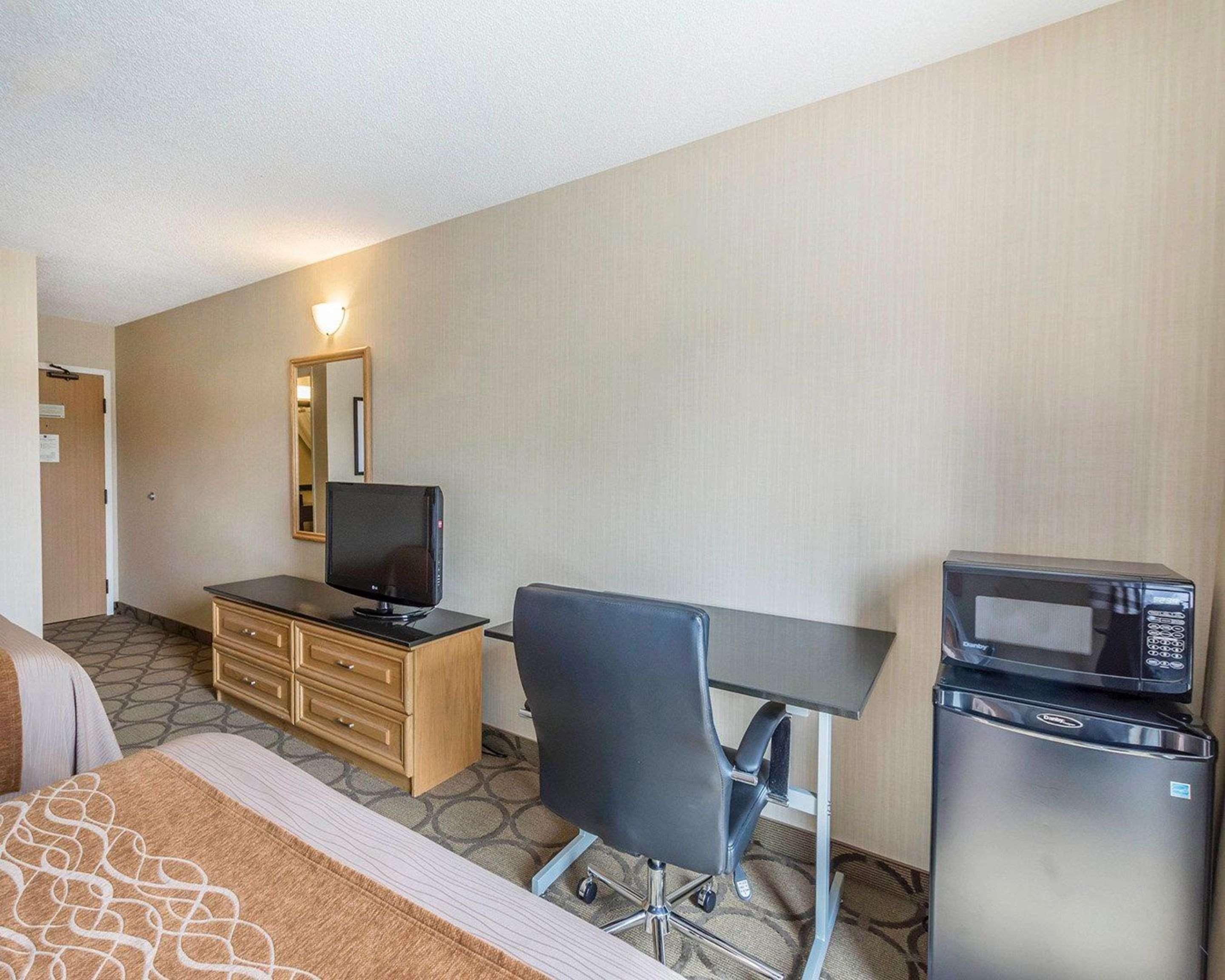 Comfort Inn Thetford Mines Exterior photo