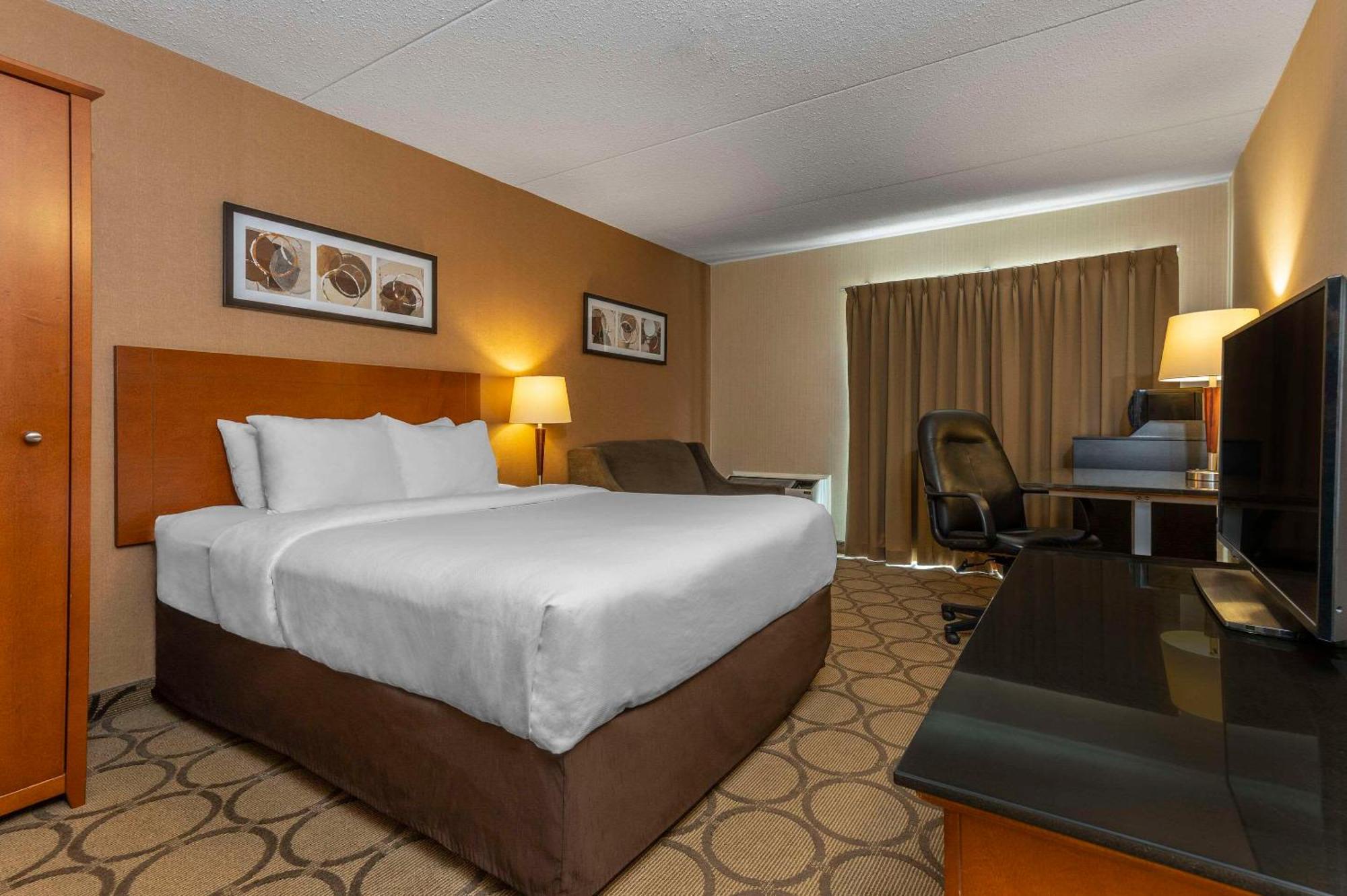 Comfort Inn Thetford Mines Exterior photo