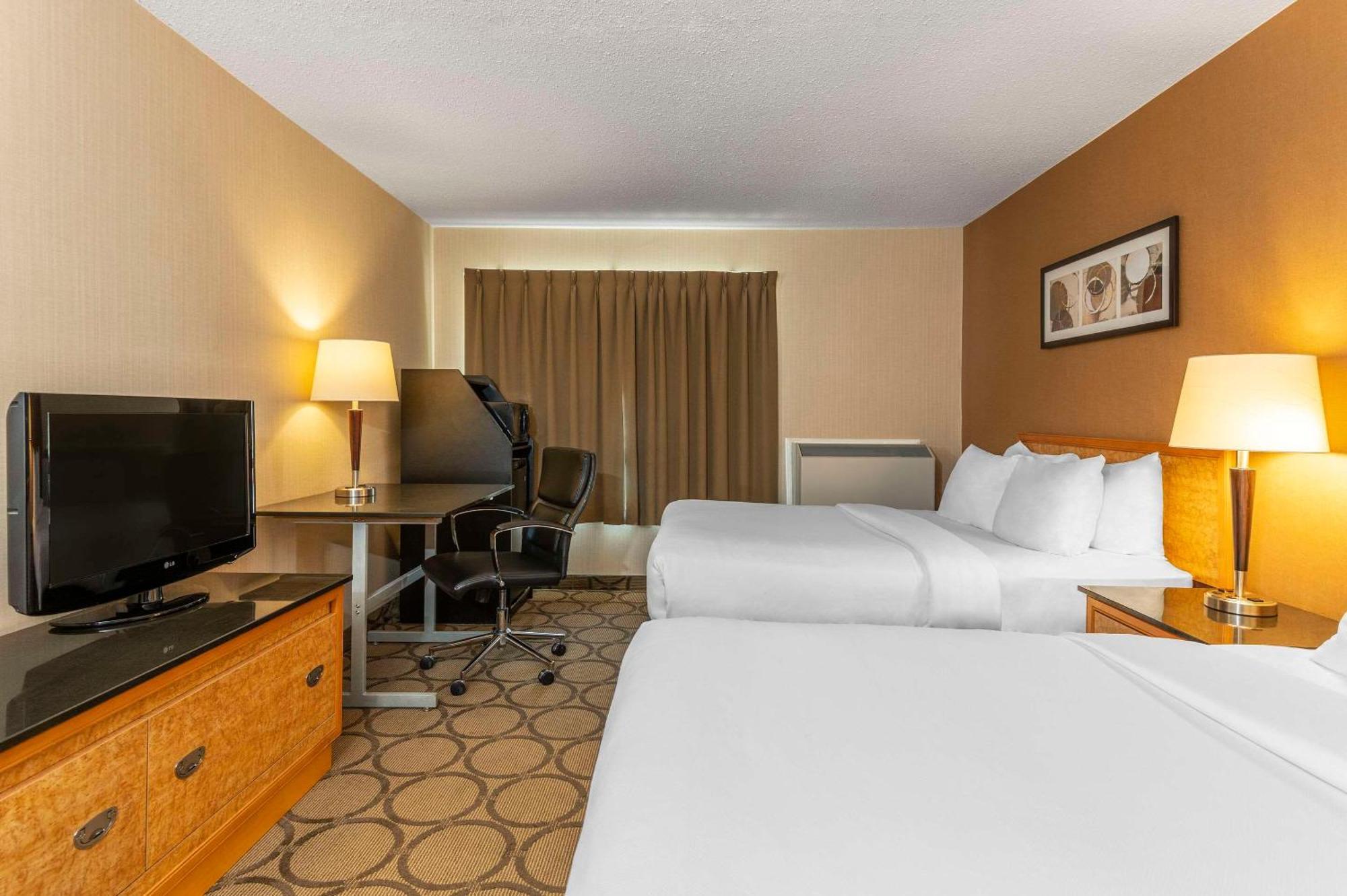 Comfort Inn Thetford Mines Exterior photo