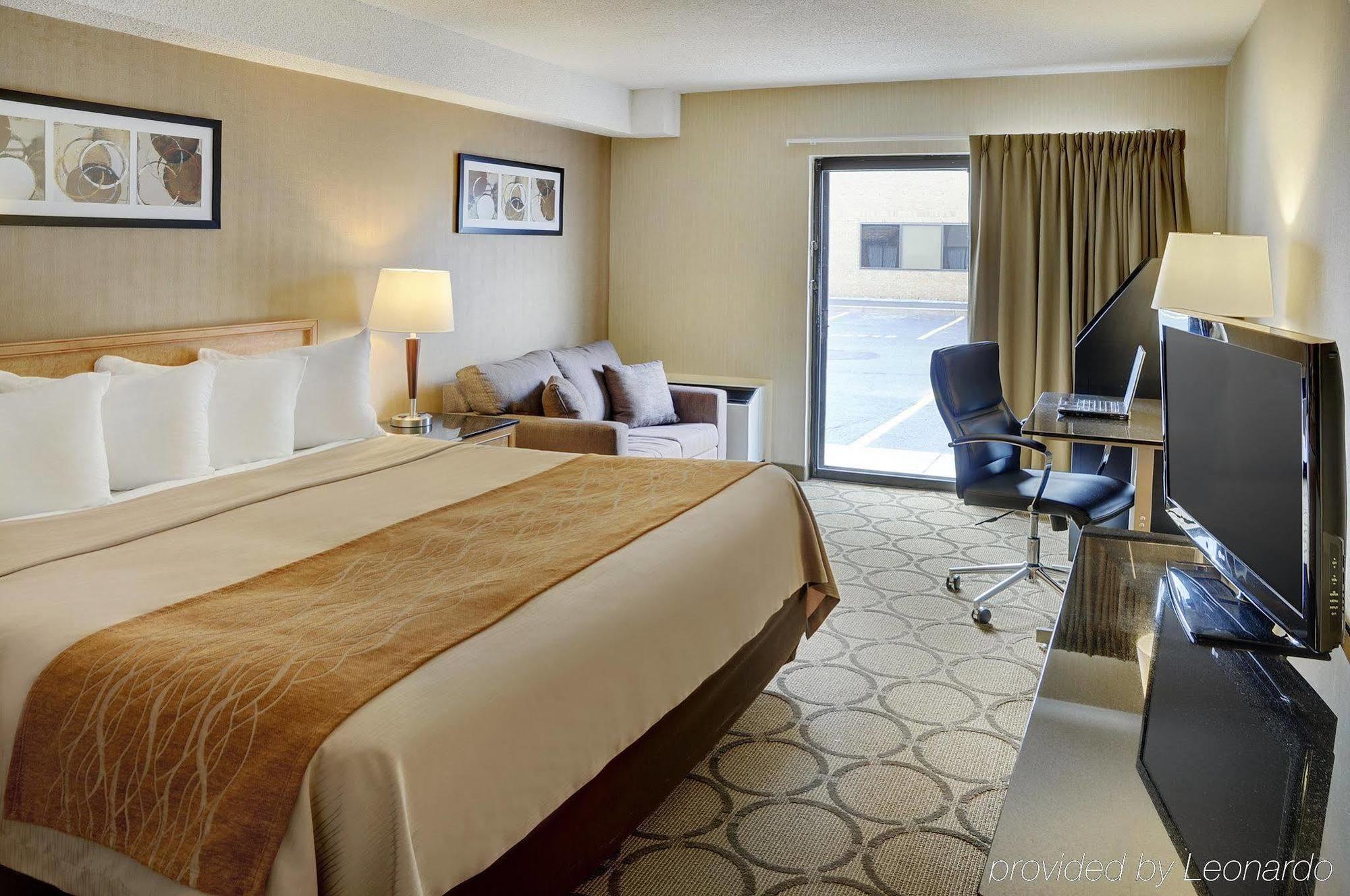 Comfort Inn Thetford Mines Exterior photo