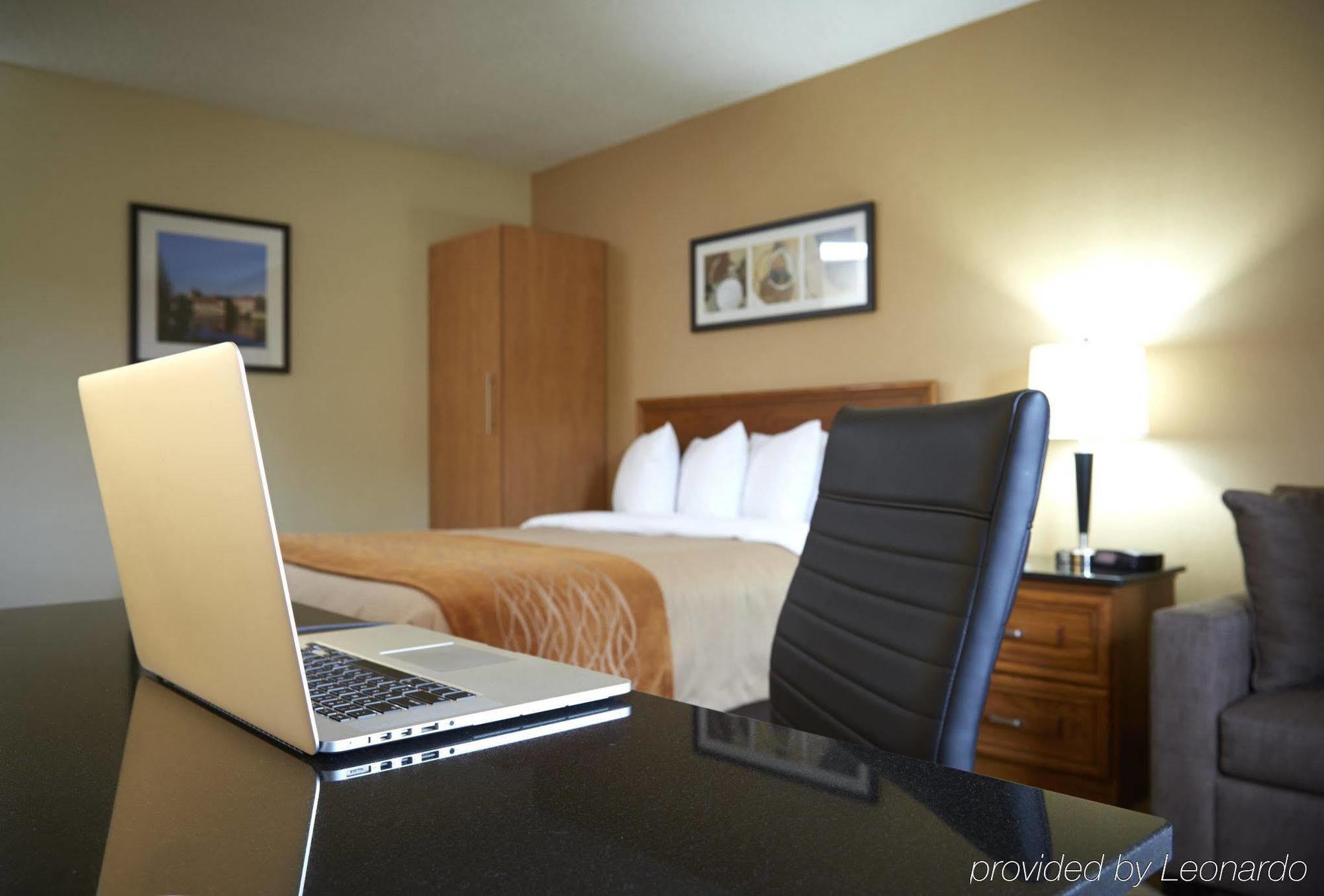 Comfort Inn Thetford Mines Exterior photo